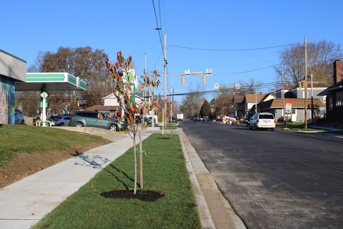 Following months of sewer installation work related to the Long-Term Control Plan, Lafontaine Street reopened on November 6, 2024, with a rebuilt road surface and new sidewalks.