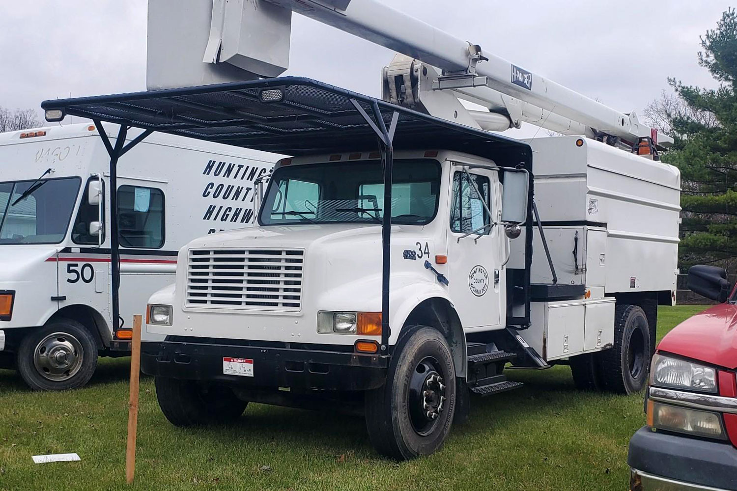 2002 International 4700 Bucket Truck with Boom Life